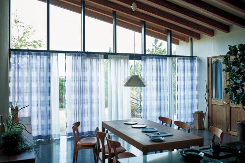 カーテンのデザイン性、機能、価格を左右するカーテンメーカーのポジション別特徴 - CurtainTrendNews